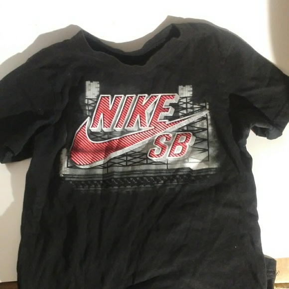 nike skateboard t shirt